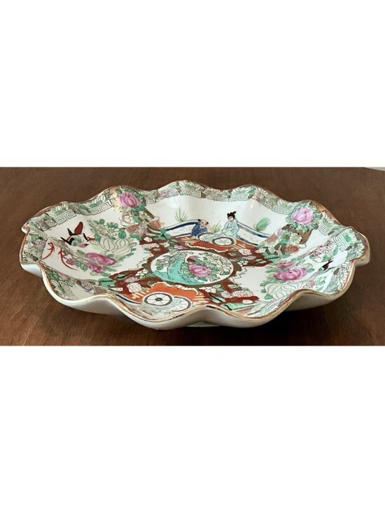 7.4 Vintage Chinese Famille Rose Fluted Bowl Courtyard Figures Birds Qianlong Mark